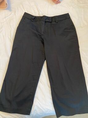 Classic Black Wide-Leg Cropped Pants